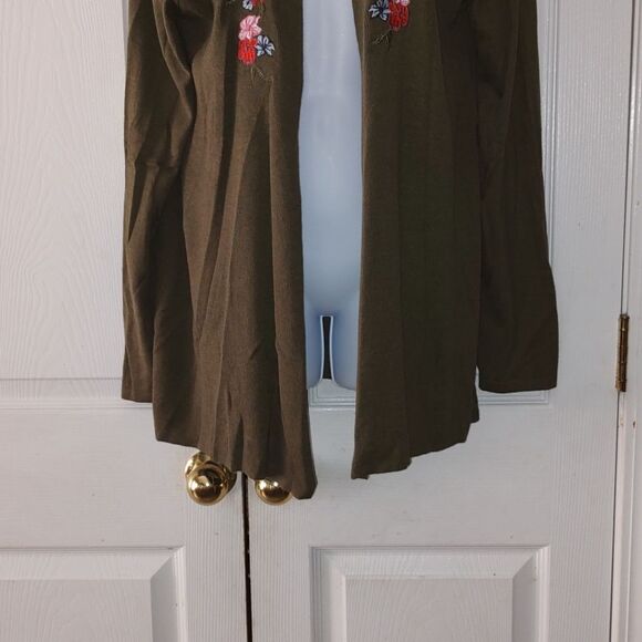 New Directions olive green floral embroidered open front cardigan  Sz XL - Picture 2 of 6